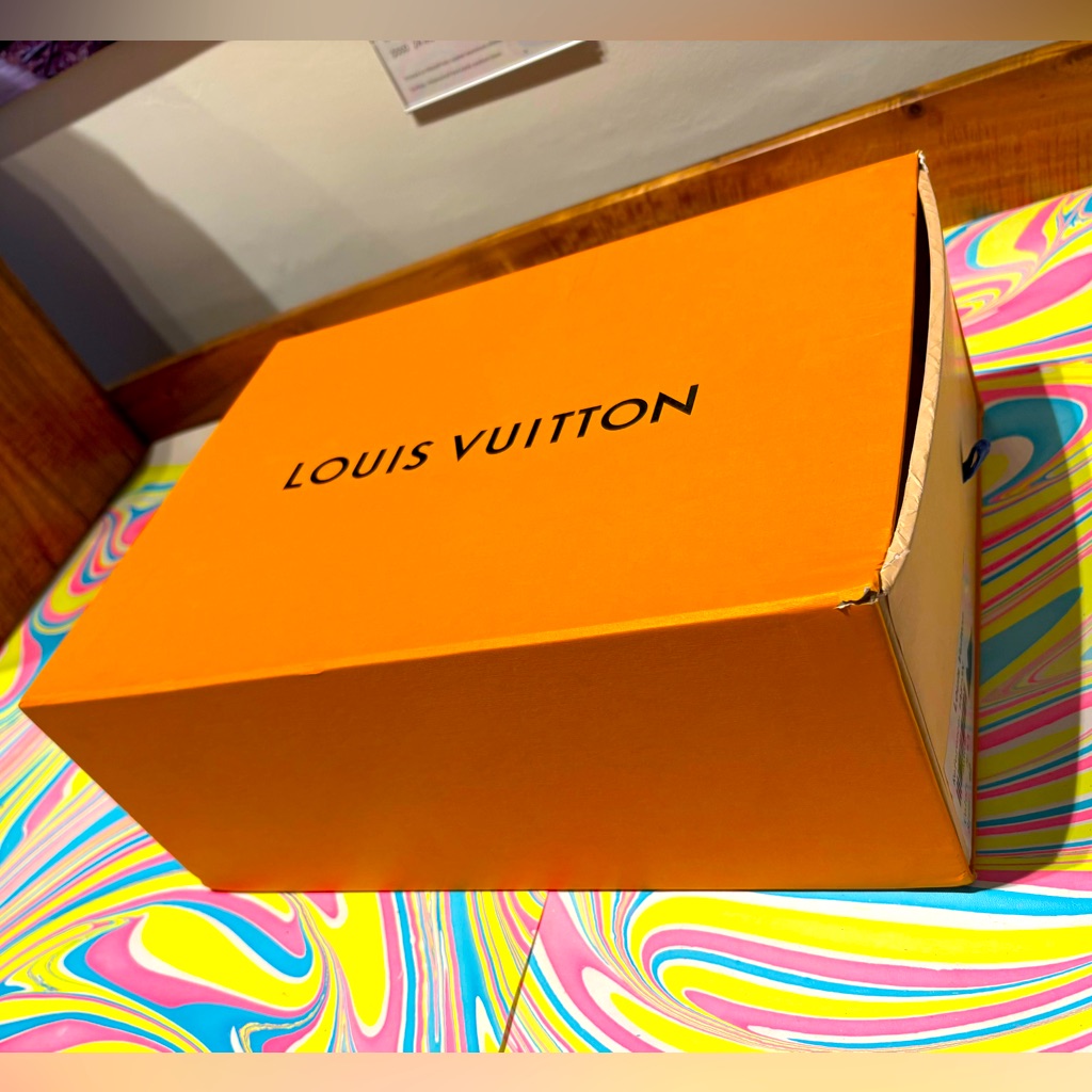 Empty Lv Box